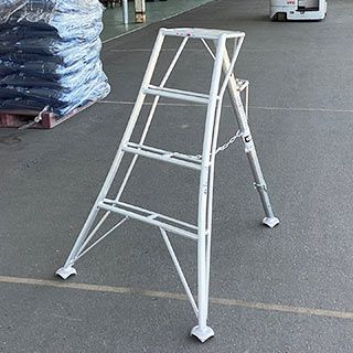 園芸三脚 4尺 1200mm 引取限定 現状渡し【モノマニア四日市】 アルミ園芸三脚 ステップタイプ 4尺 | 農業屋.com